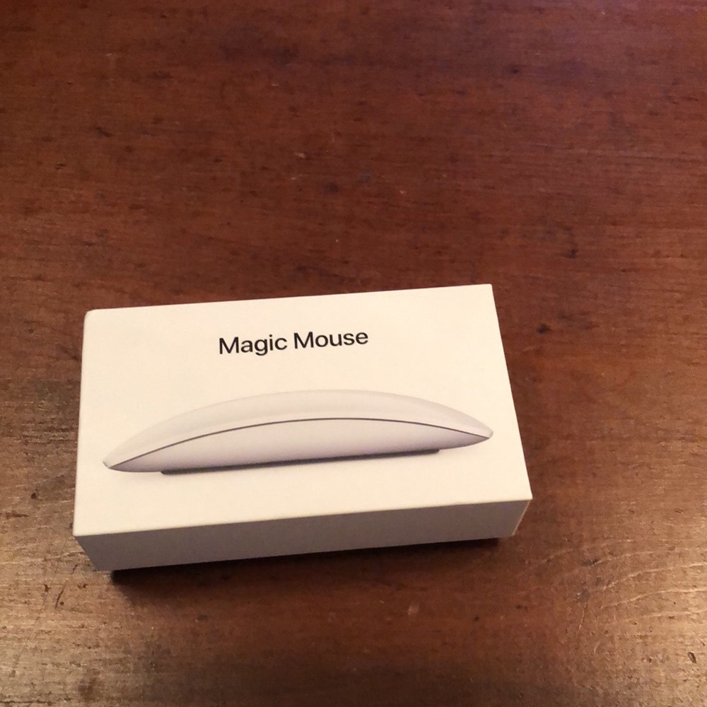 Apple Magic Mouse - Elegant White Finish